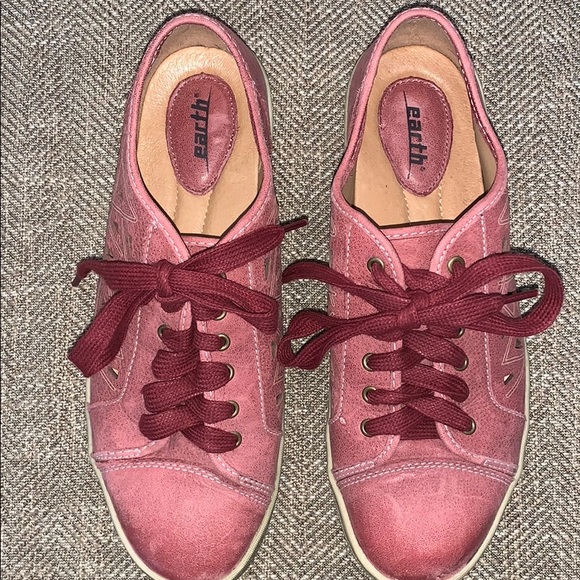 red earth shoes
